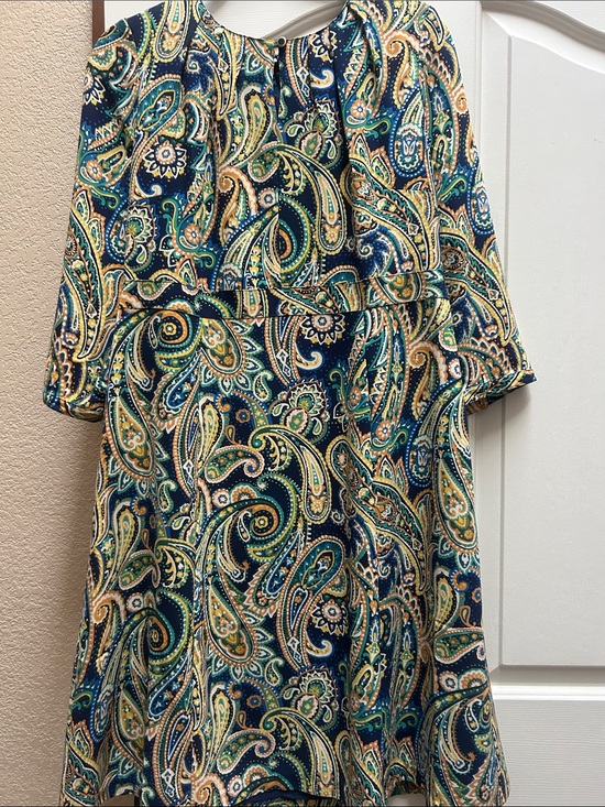 Liz Claiborne Dresses & Skirts - Liz Claiborne Navy Paisley Midi Dress with Green and Cream Accents